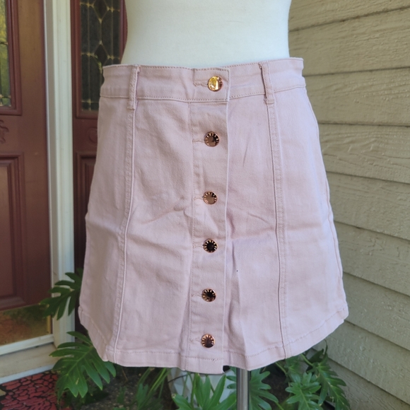 Forever 21 Dresses & Skirts - Forever 21 Blush Pink Button Down Mini Skirt with Rose Gold Buttons